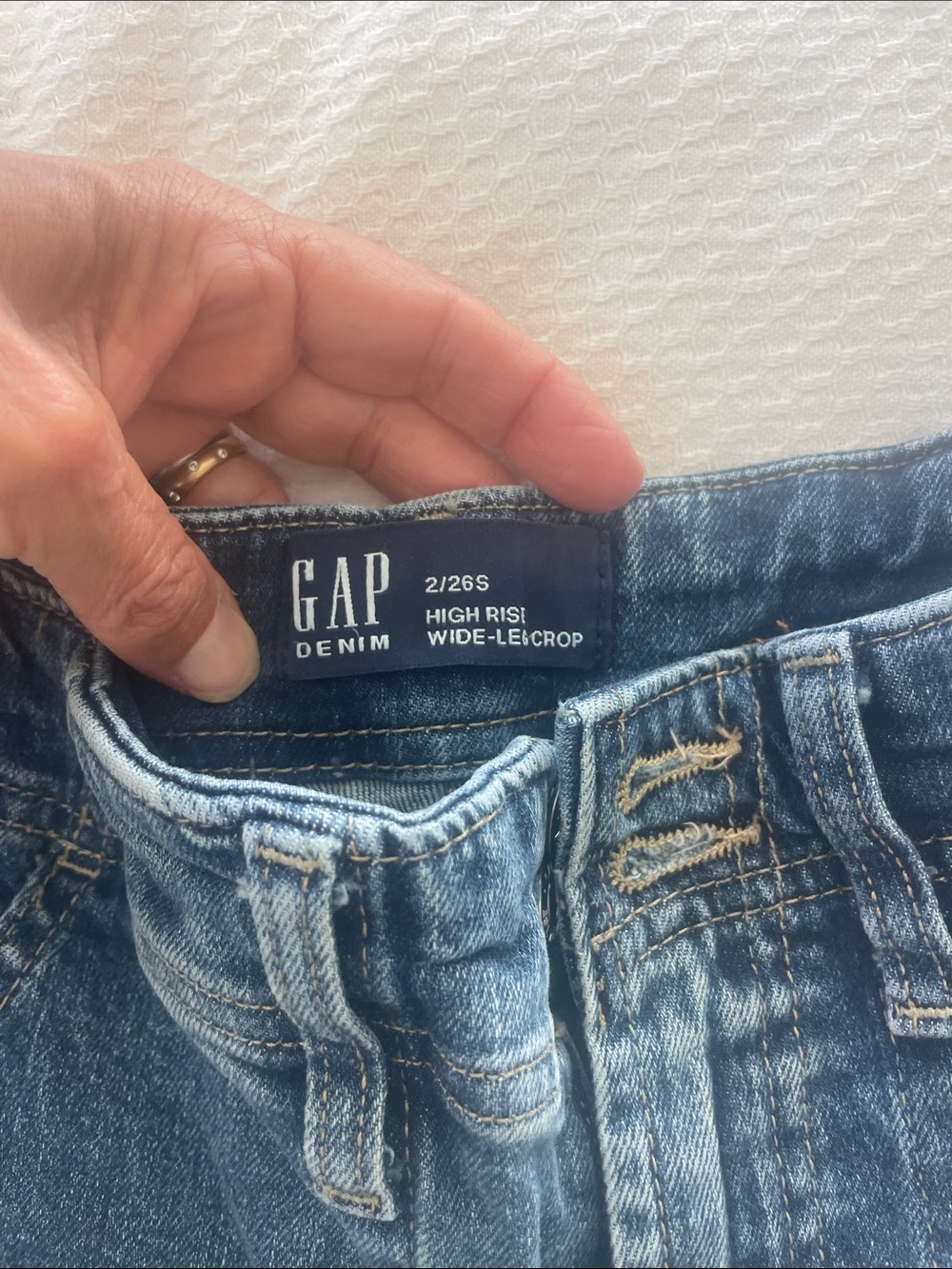 Gap high rise wide leg crop jeans size 26 or 2 - Picture 2 of 5